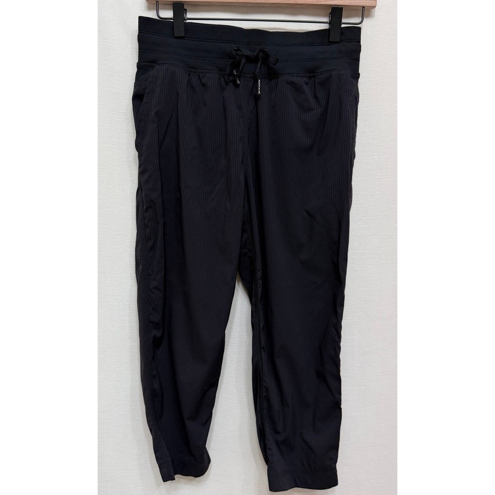 Lululemon Womens Crop Jogger Pants Black Pinstripe Stretch Pocket Athletic 4